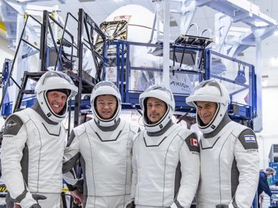 美国私人太空基建开发商公理太空的宇航员团队升空前往国际空间站