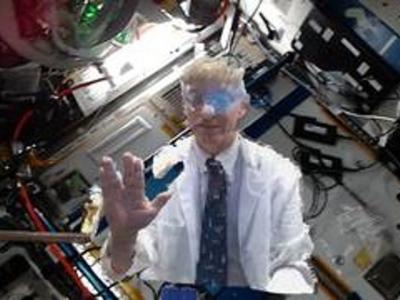 NASA医生透过全息投影技术与国际太空站ISS太空人互动