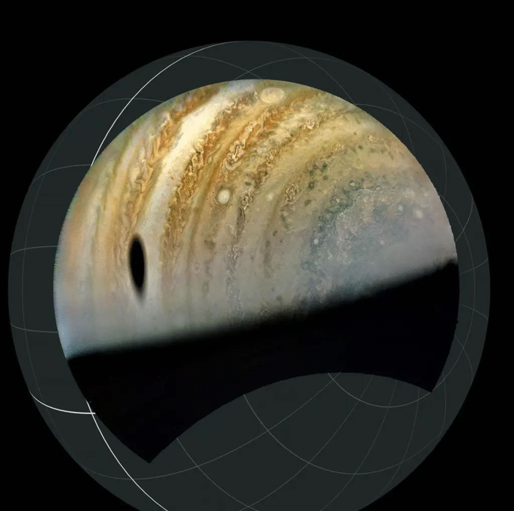 利用“朱诺号”传回的数据，公民科学家制作出木卫三投影在木星上的增强型彩色图像