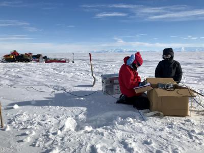 南极西部冰盖下发现巨大的古老海水储层