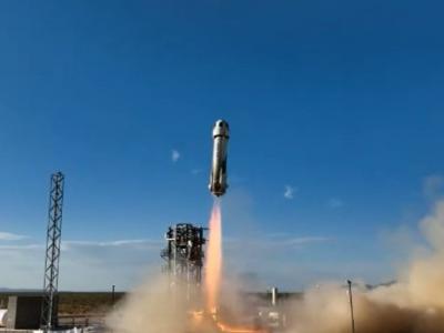 美国太空公司蓝色起源的载人火箭新谢泼德号载着6名旅客进入亚轨道空间观光