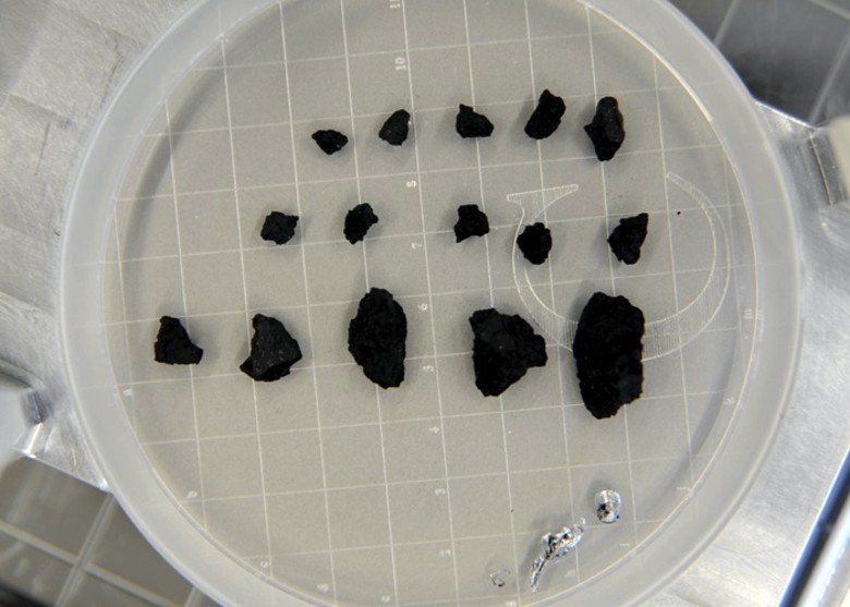 龙宫小行星16颗沙石样本中共发现23种氨基酸