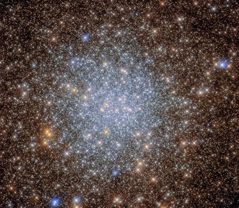 哈勃太空望远镜拍摄的人马座球状星团NGC 6569